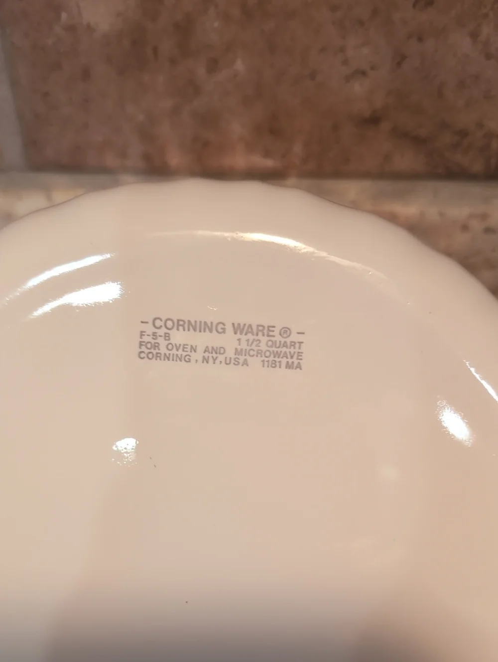 Vintage Corning Ware French White Casserole Dish And Lid 1.5 Quart F-5-B